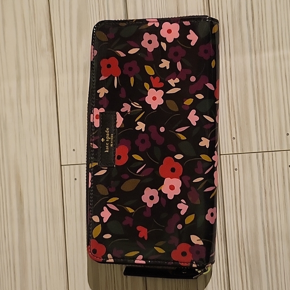 Kate Spade Floral Glossy Zip Around Wallet - Picture 1 of 6